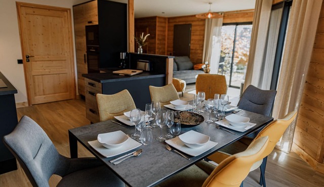 Luxury Lodge Near Golf Course with Private Jacuzzi and Spa Access in Le Chambon-sur-Lignon