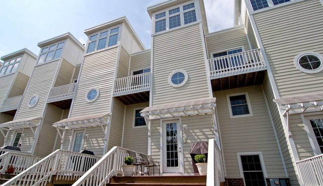 Luxury & Location in New Buffalo - Downtown, Close to Beach, Private Pool