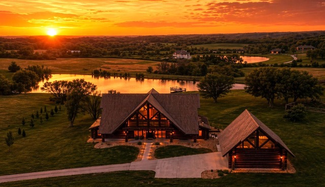 Luxury Lodge +Guest House + Sleeps 14 + World Cup