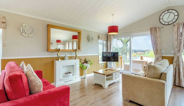 Luxury lodge ideal for a couples romantic break away with a double driveway.