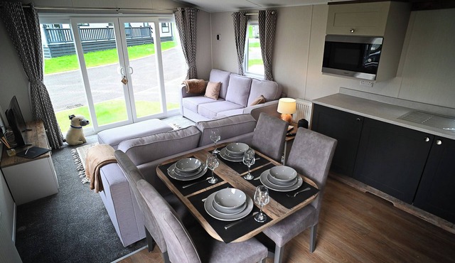 Luxury Lodge Longridge. Forest of Bowland, Ribble Valley. Pet friendly. Pool.