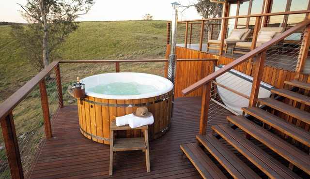 Luxury Lodge near Blue Mountains, Stunning, Spacious, mountain and river access