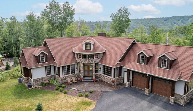 Luxury Lodge Near Giant’s Ridge!
