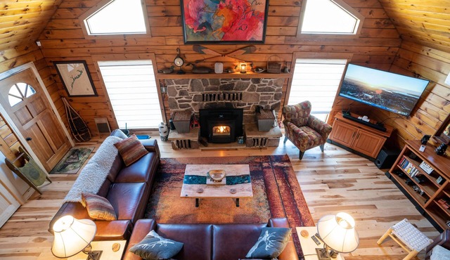 Luxury Lodge Near Raystown Lake