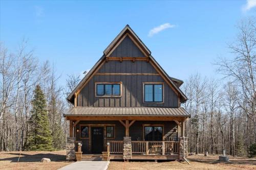 Luxury Lodge on 40 Private Acres HUMM Sauna Party Barn