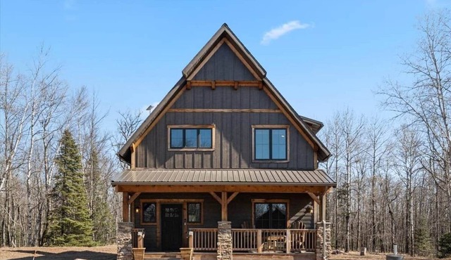 Luxury Lodge on 40 Private Acres HUMM Sauna Party Barn