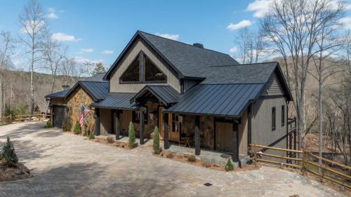 Luxury Lodge on the Toccoa