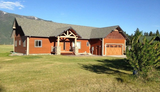 Luxury Lodge w/Grand Mountain Views;10-15 Miles to Whitefish & Glacier Nat Park