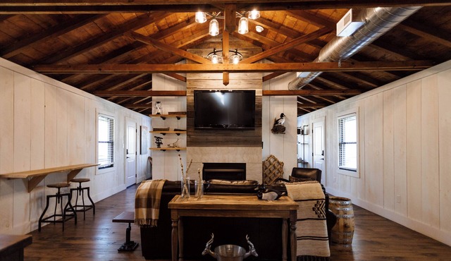 Luxury Lodge w/Hot Tub, Fire Pit & Scenic Trails on 450-Acre Ohio Wine Country
