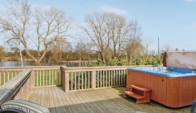 Luxury lodge with one double and one twin.