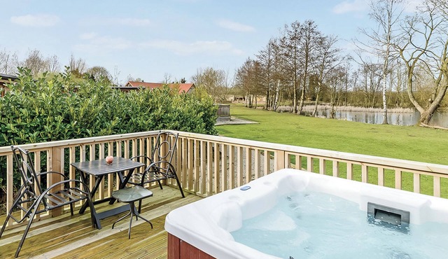 Luxury lodge with one double, ideal for couples.