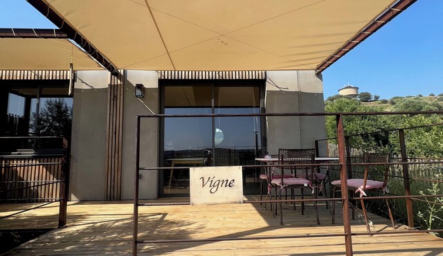 Luxury lodges and Swedish baths in the heart of nature with exceptional views.