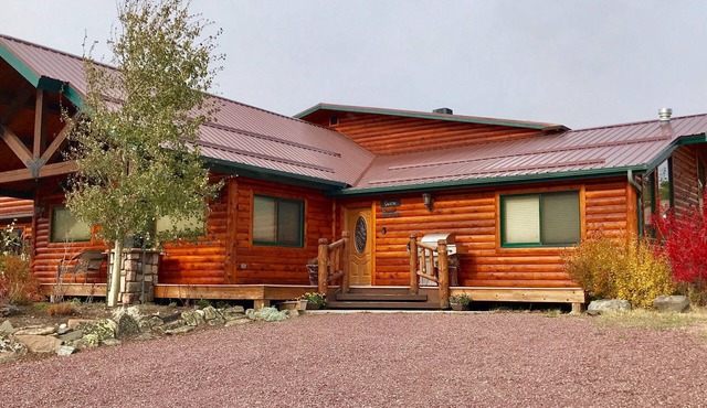 Luxury lodging minutes from Glacier National Park.