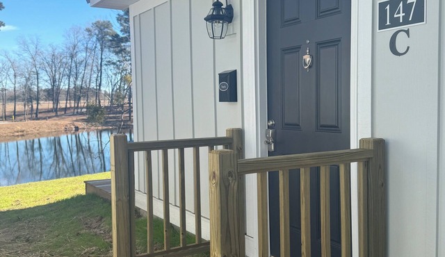 Luxury Lodging, Lakefront View, King Bed w/Private Bath, Patio