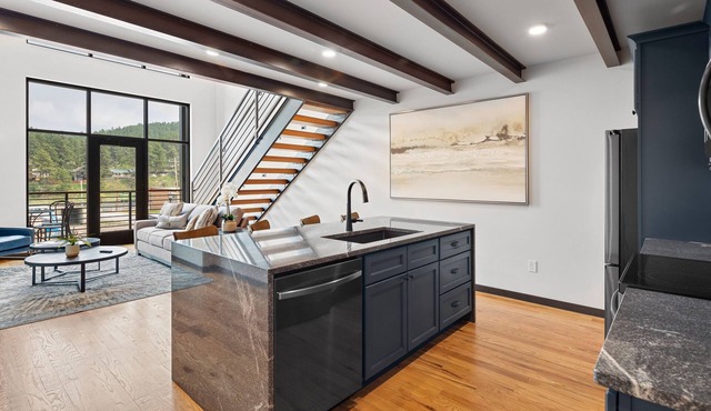 Luxury Loft 4 Overlook Main Street