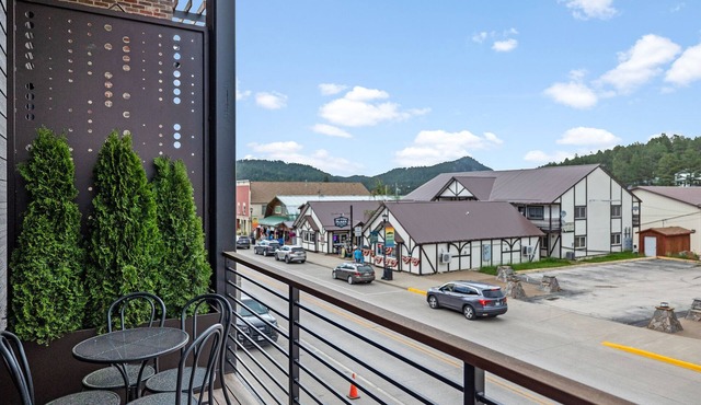 Luxury Loft 6 Overlook Main Street