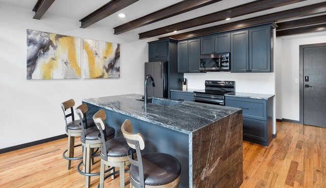 Luxury Loft 7 Downtown Main Street