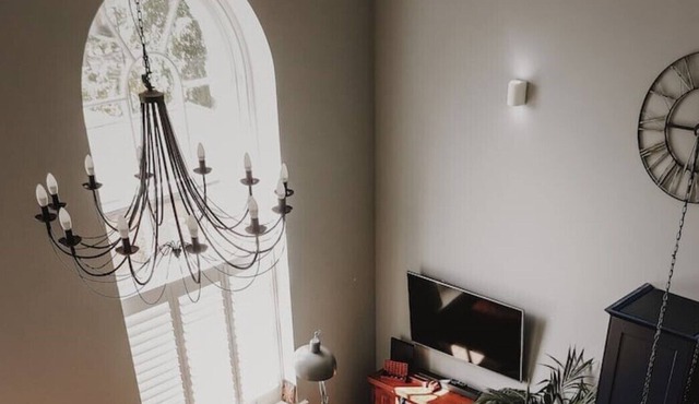 Luxury Loft Apartment Superking bed 22foot ceiling