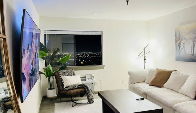 Luxury loft by the Mountains with City lights