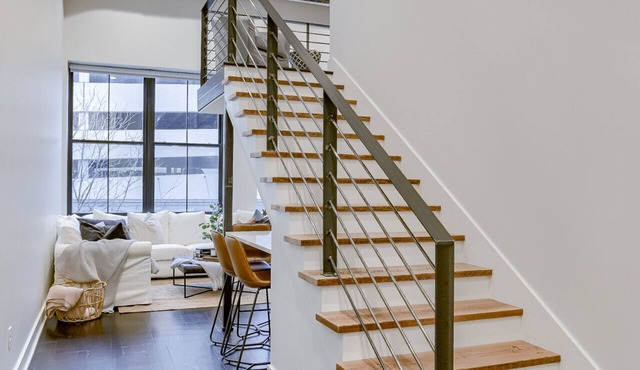 Luxury Loft DTown LNK, UNL, Pinnacle Arena, Memorial Stadium, Post Lofts #206
