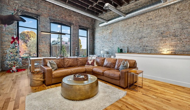 Luxury Loft DWTN | Whiskey Trail + River + Lake