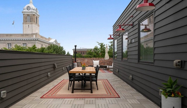 Luxury Loft in Downtown Columbia with Rooftop Terrace