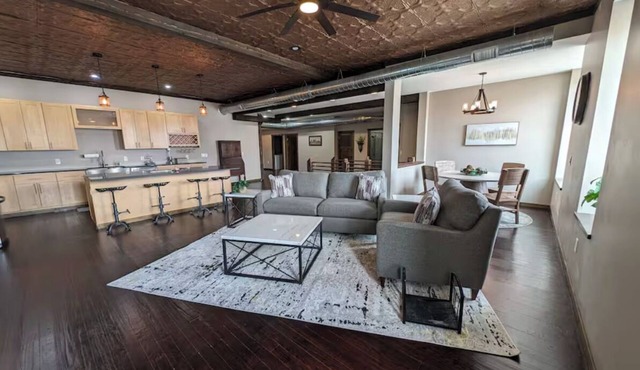 Luxury Loft just minutes from Casino & Lake
