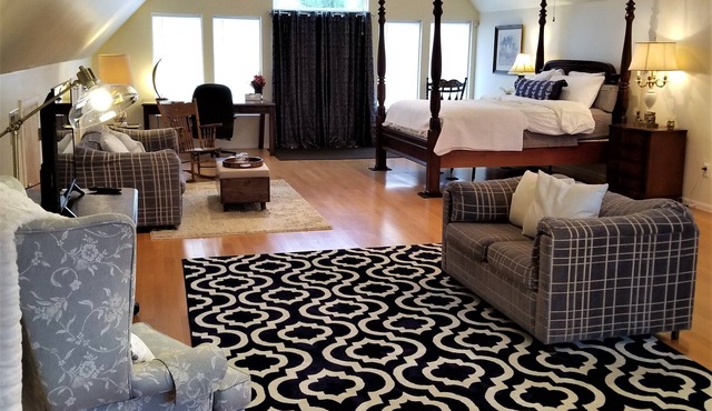 Luxury Loft minutes from Laurel Highlands