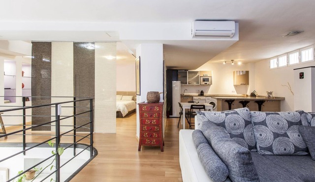 Luxury Loft near Santa Cruz, Parking Included