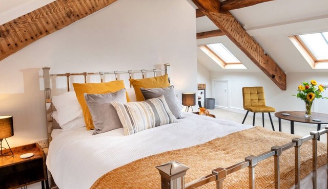 Luxury Loft Studio Apartment - Town Centre