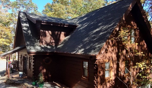 Luxury Log Cabin adjoins GSMNP . Magnificent Views , Nature Lovers Paradise !
