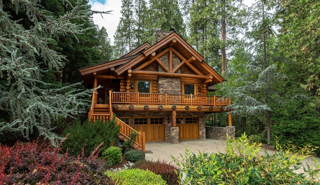 Luxury Log Cabin Bass Lake, Air Conditioning, backup generator, no cleaning fees