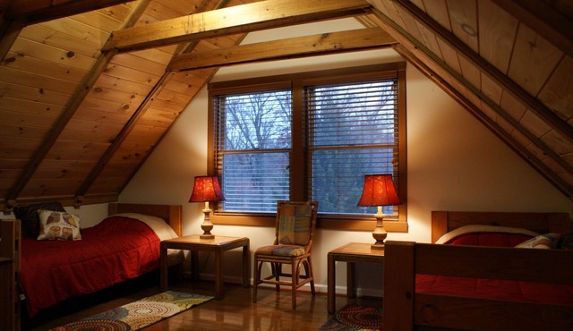 Luxury Log Cabin Estate ~ Breathtaking Lake Views ~ Perfect Family Retreat!