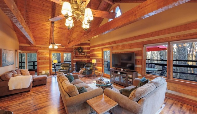 Luxury Log Cabin | Sleeps 13 | 2 King Suites