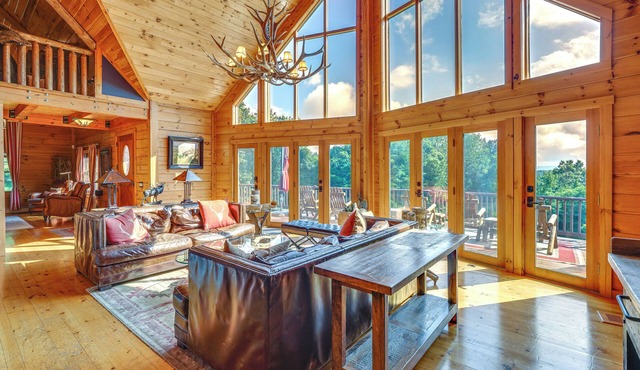 Luxury Log Cabin w/EV Charger & Mtn Views!