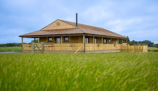 Luxury Log Cabin with a Hot Tub