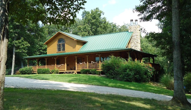 Luxury Log Lodge ~ French Lick- 5 Plus Bedrooms ~ 3 Fire Places
