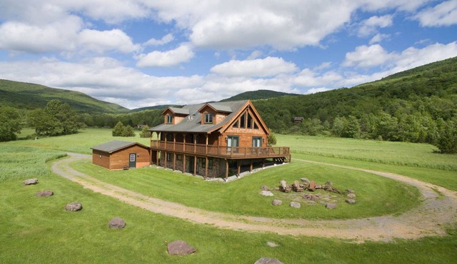 Luxury Log With Spectacular Views, Fire Pit, Clawfoot Tub In The Master