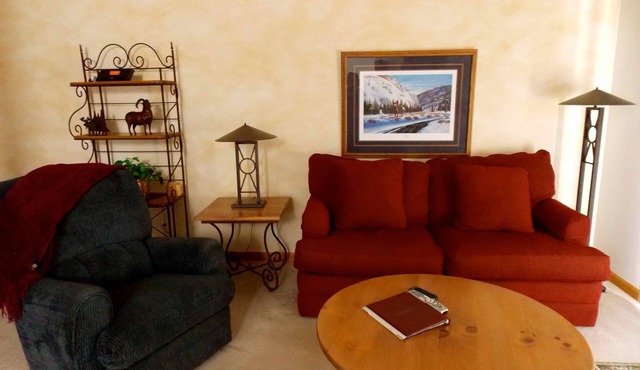 Luxury Lookout Ridge Townhome In the Heart of Summit County
