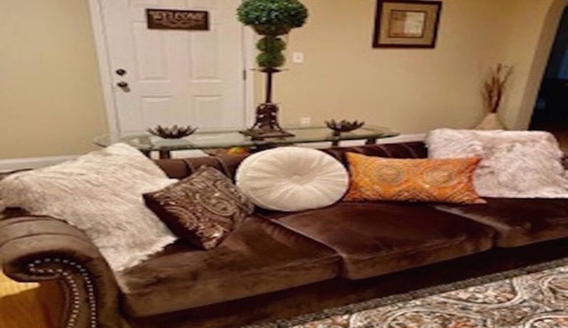 Luxury lower level w/outside patio near downtown Alpharetta