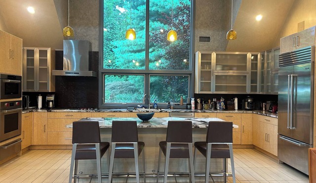 Luxury Main Line Estate, Near Philly Golf and Tennis