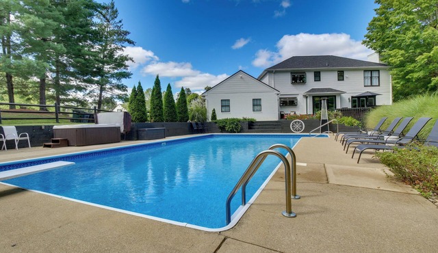 Luxury Maineville Villa w/Private Pool & Deck