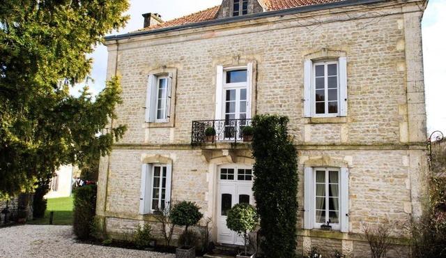 Luxury Maison Maitre near Angouleme with Pool, 8 People