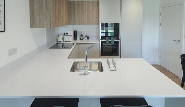 Luxury Manchester Apartment - Blue