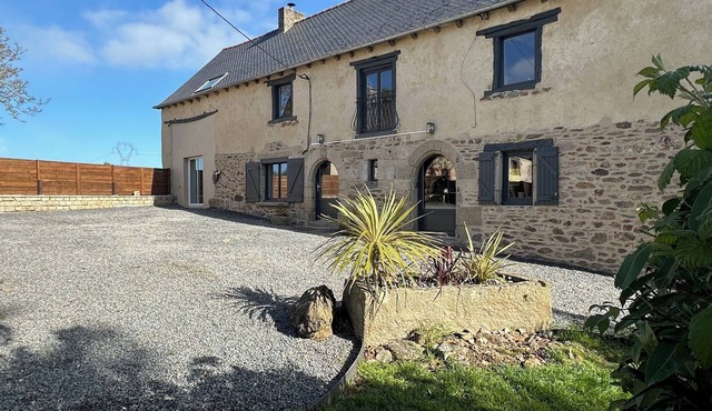 LUXURY MANOR HOUSE FOR 12 PEOPLE WITH INDOOR SWIMMING POOL