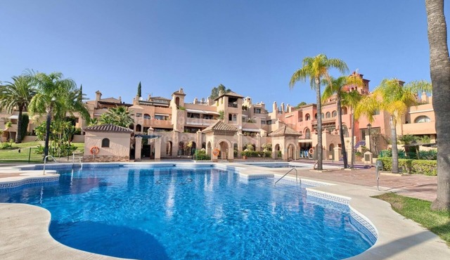 LUXURY MARBELLA DUPLEX OF 3 CH - 3 SDB - OF 155 M² + TERRACES 100 M²