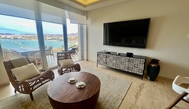 Luxury Marina-View Villa with Stunning Sunset Views Near Malecón