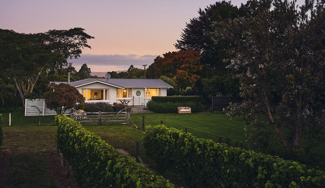 Luxury Marlborough Vineyard Cottage with Private Pool & Garden