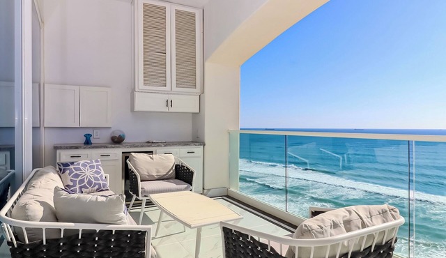 Luxury-MarYSolCondo-Beachfront-4BR-11thFLR-Rosarto