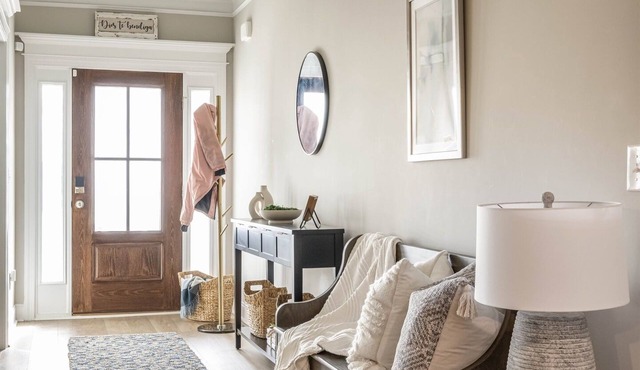 Luxury Master Retreat 5BR/4BA By Augusta National